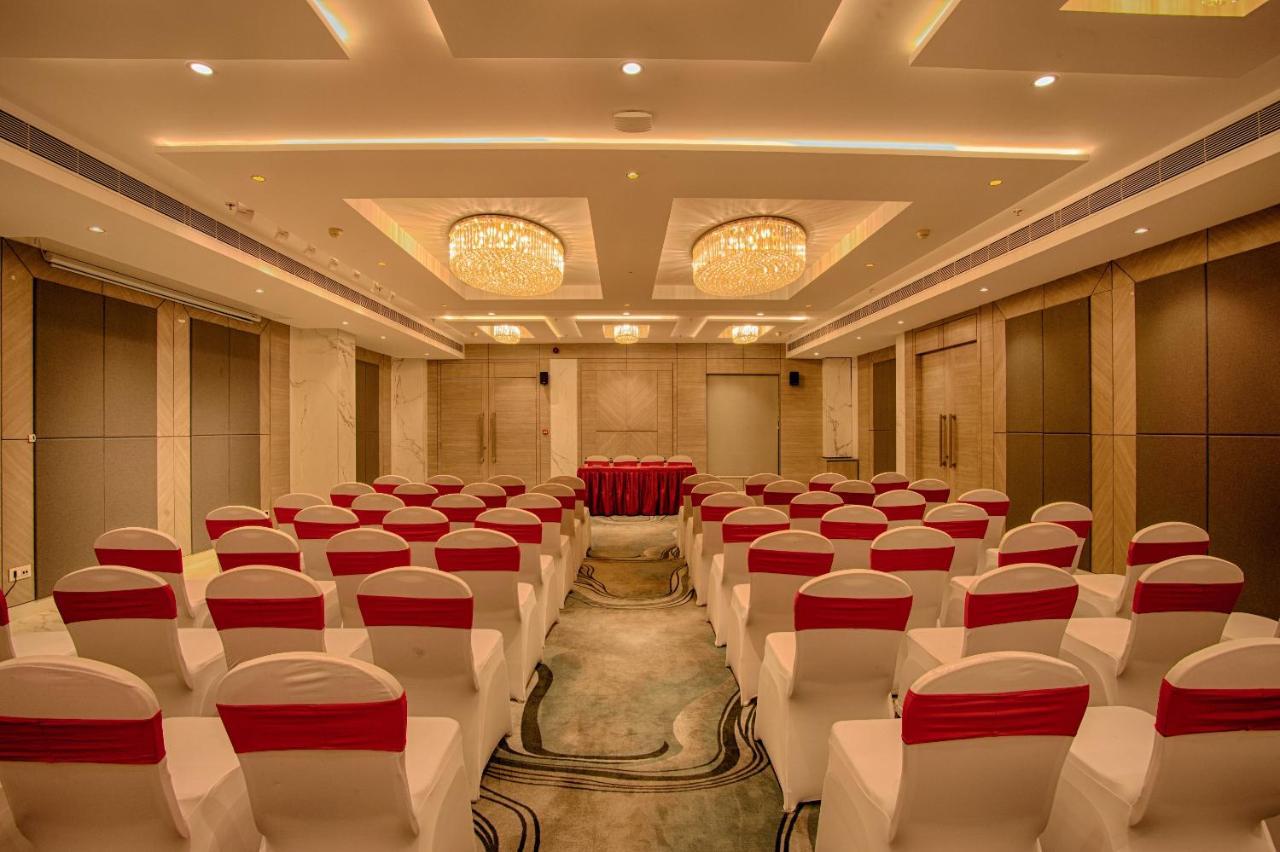 Sunhill Portico Hotel Siliguri Buitenkant foto