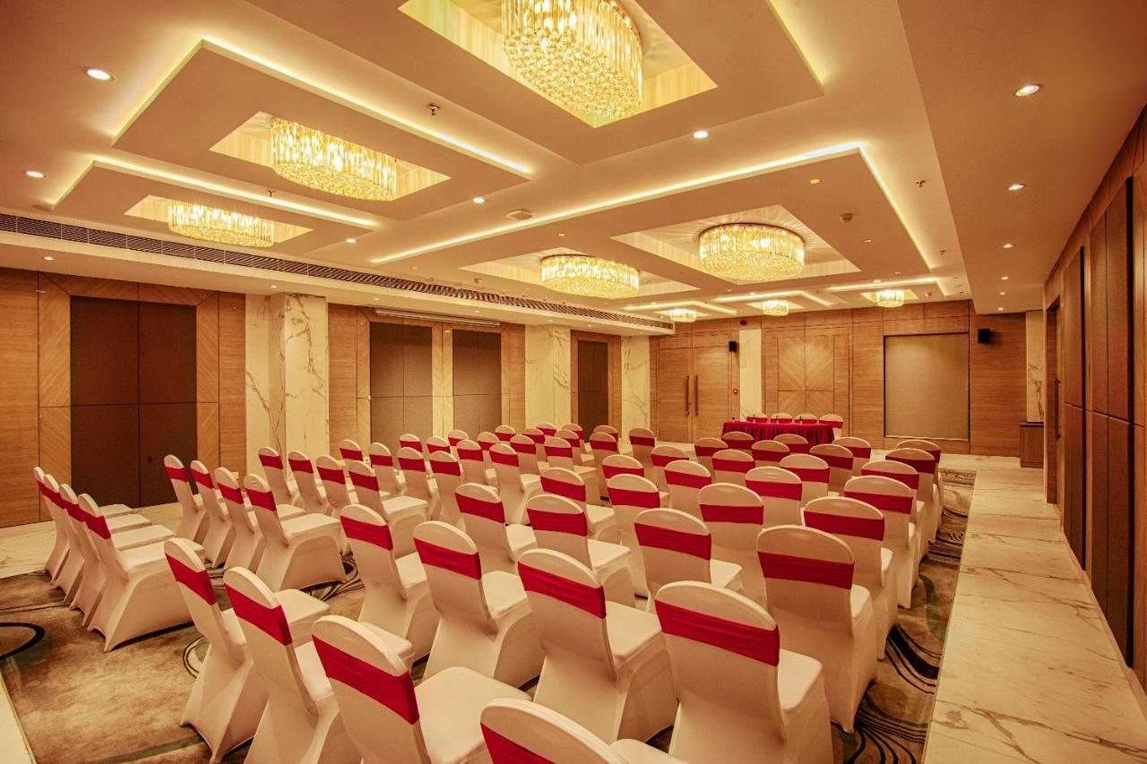 Sunhill Portico Hotel Siliguri Buitenkant foto