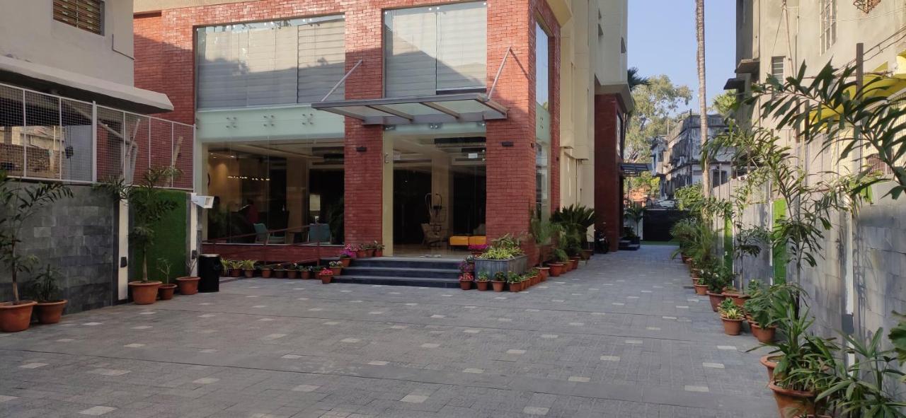 Sunhill Portico Hotel Siliguri Buitenkant foto