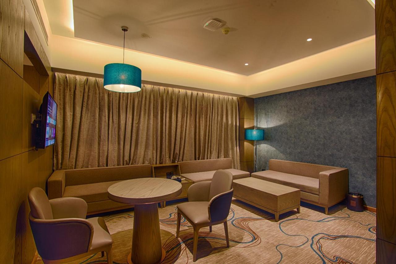 Sunhill Portico Hotel Siliguri Buitenkant foto