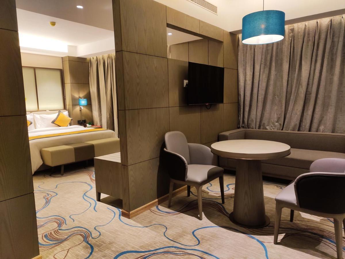 Sunhill Portico Hotel Siliguri Buitenkant foto