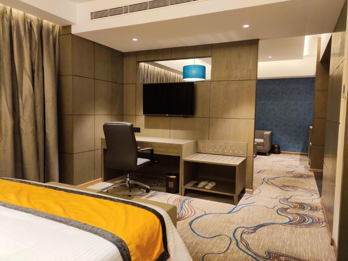 Sunhill Portico Hotel Siliguri Buitenkant foto