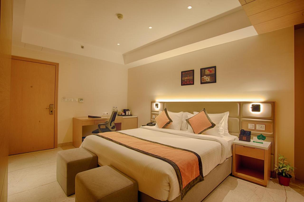 Sunhill Portico Hotel Siliguri Buitenkant foto